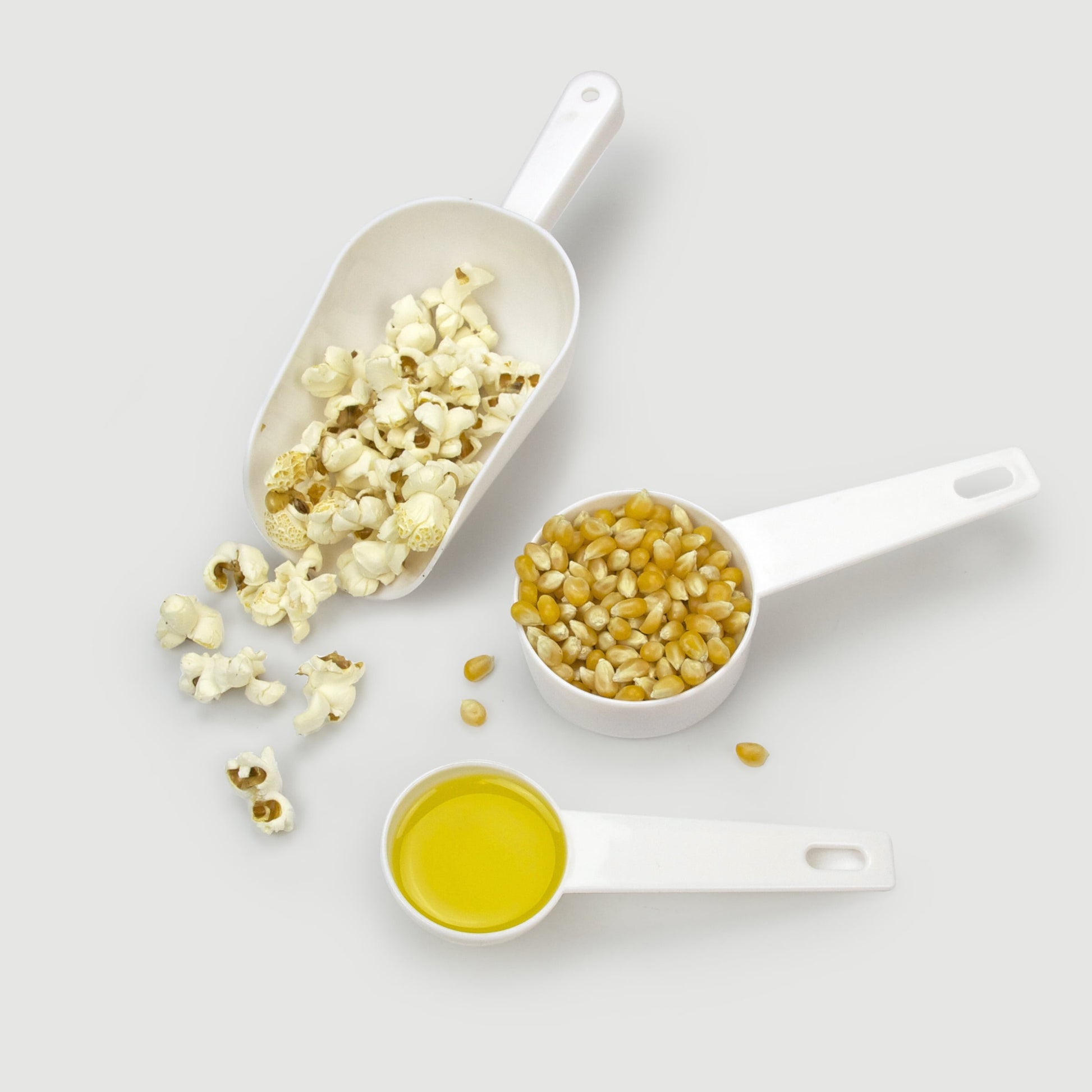 82515B Hot Oil Theater Style Popper Machine with Nonstick Kettle Includes Measuring Cup Oil and Popcorn Scoop, 4-Ounce, Black