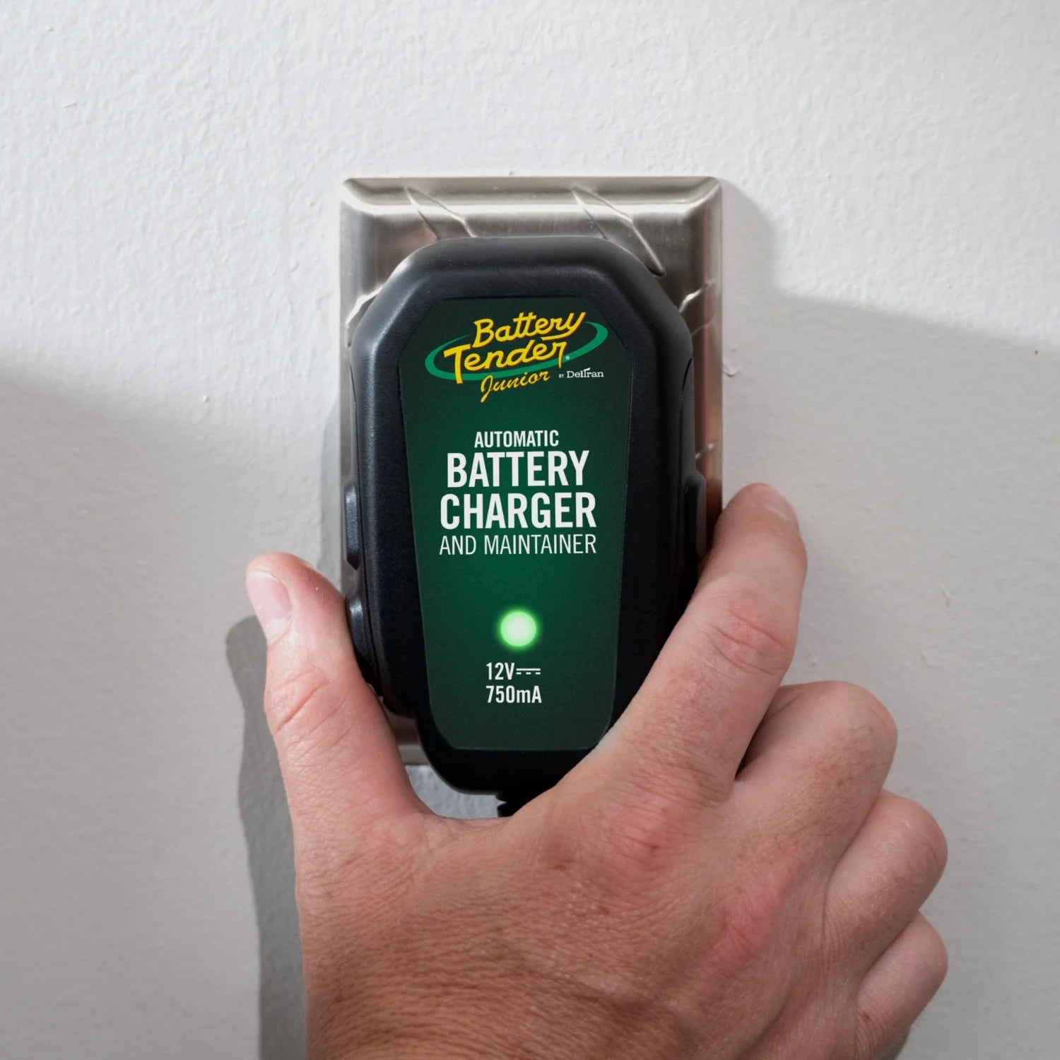 Power Up Your Ride with the Junior 12V, 750mA Smart Battery Charger